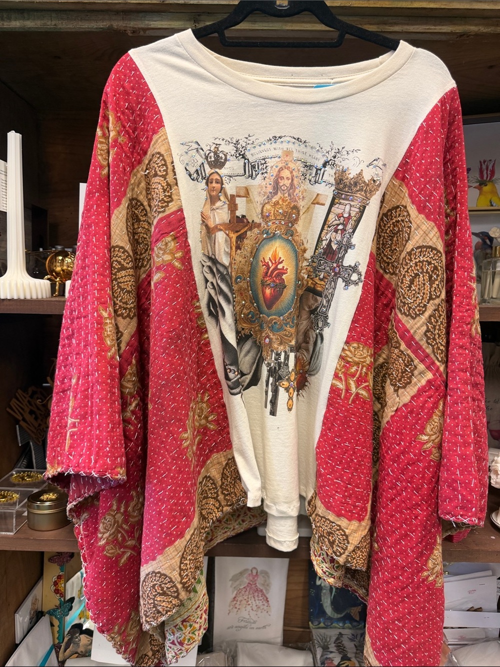 Embellished Graphic Tunic Top in Cream and Red